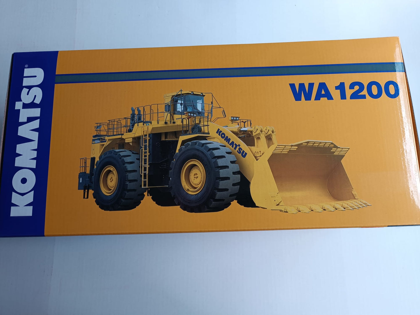 889 Komatsu WA 1200