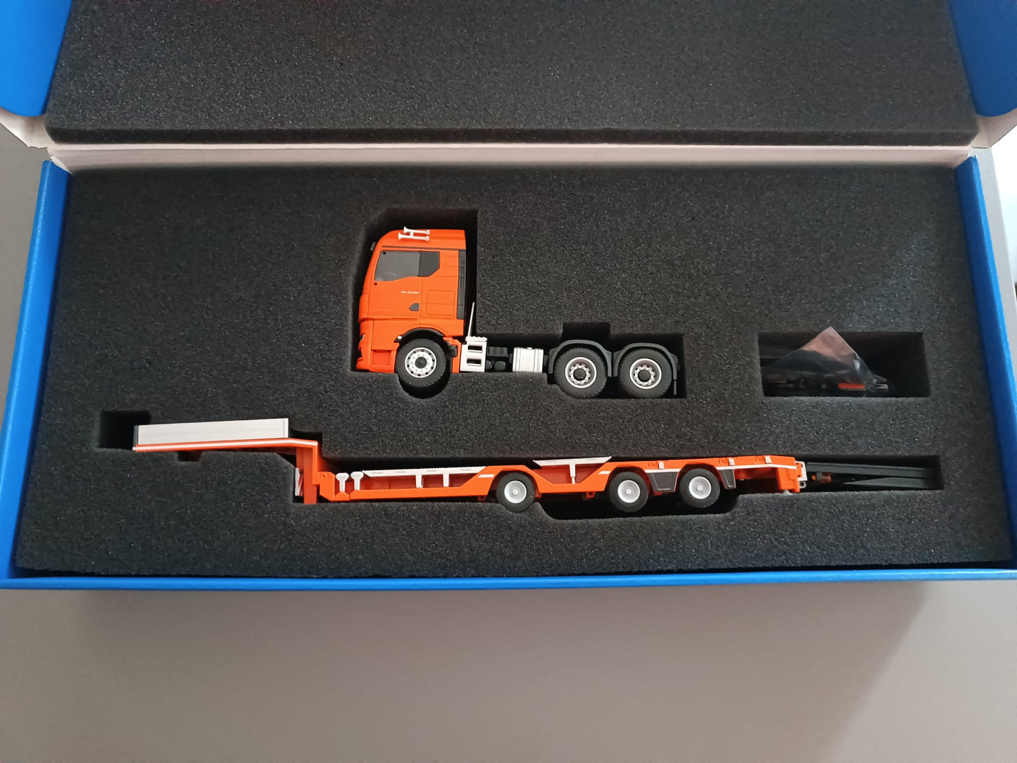 80251-01 MAN TGX SET