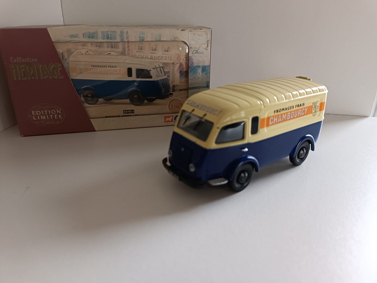 EX 70511 Renault - CHABOURCY - 1:43