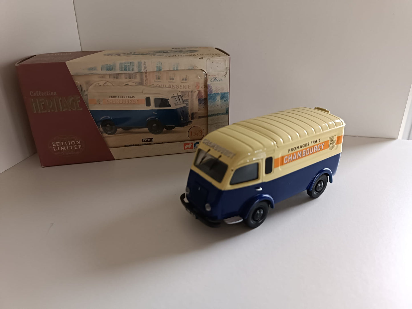 EX 70511 Renault - CHABOURCY - 1:43