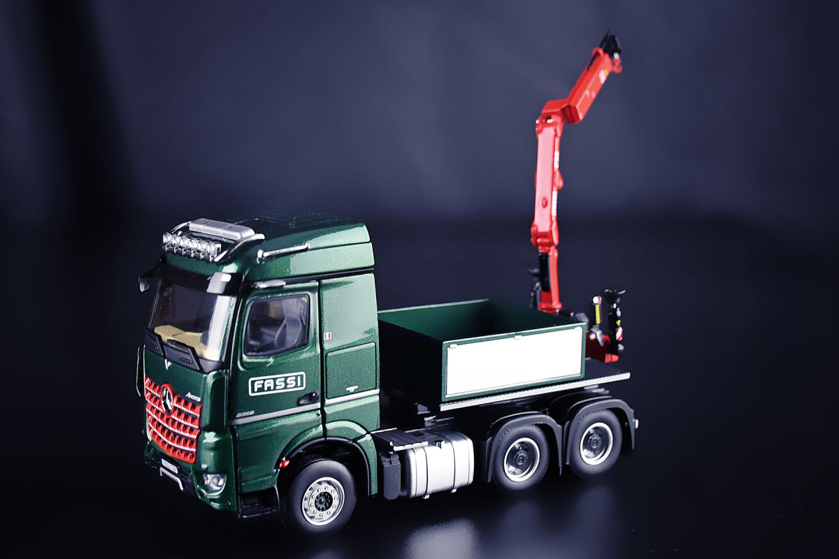 32-0072 Mercedes Benz Arocs " FASSI "