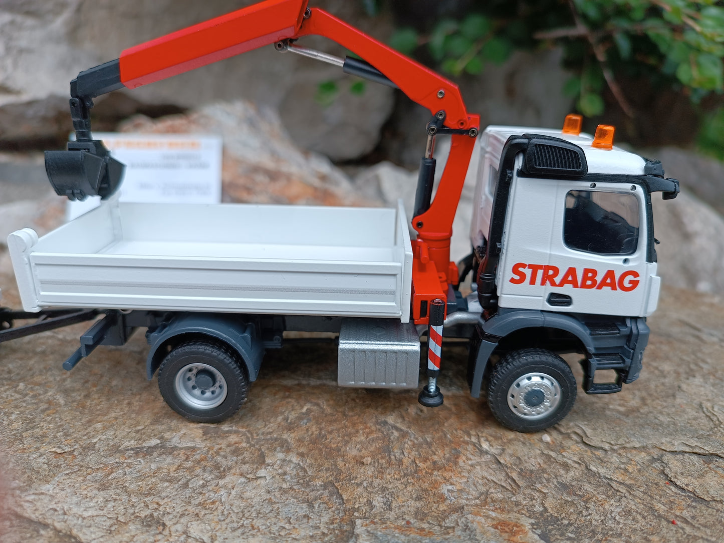 78229-01  MB Arocs 2-achs Kipper "STRABAG"