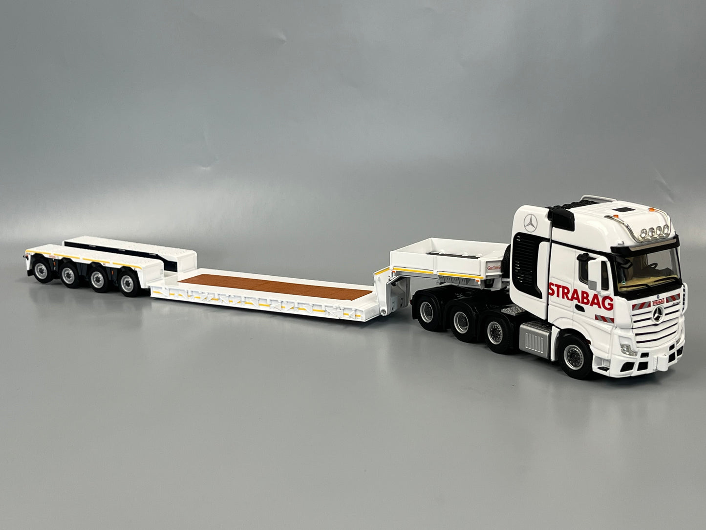 02-3887  NEU  Mercedes Benz Actros  MP 5  SLT Giga Space 8x 4 Tieflader 4-achs  STRABAG   NEU
