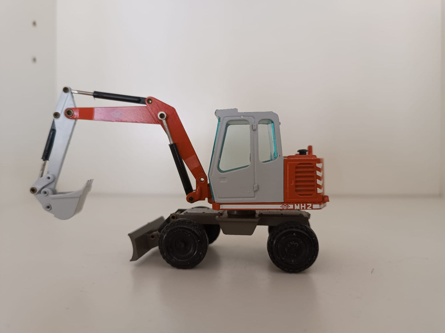 287 Hydro -Mobilbagger MH 2 O+ K