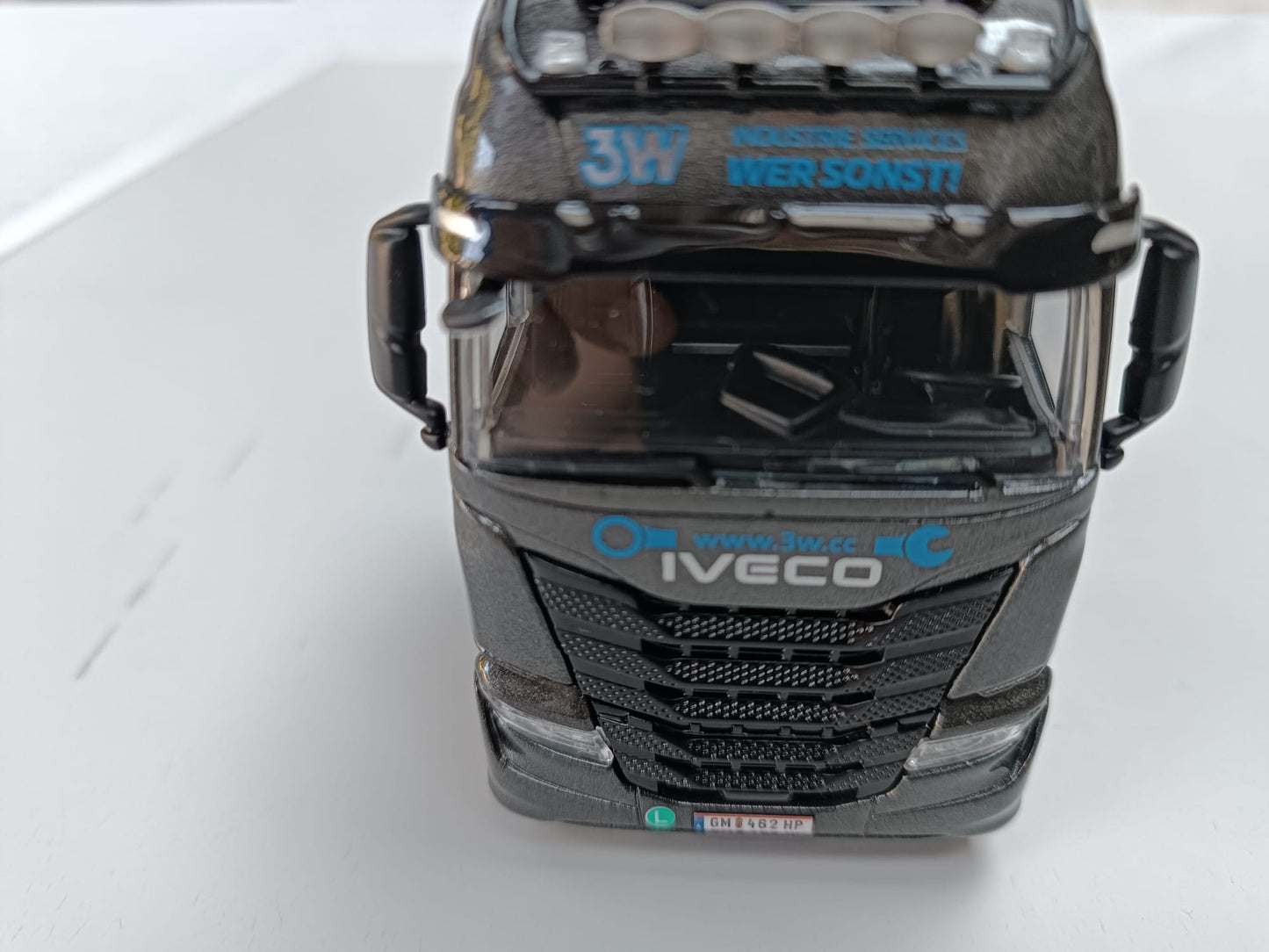02-3869 IVECO Sondermodell " Firma 3W aus Vorchdorf "