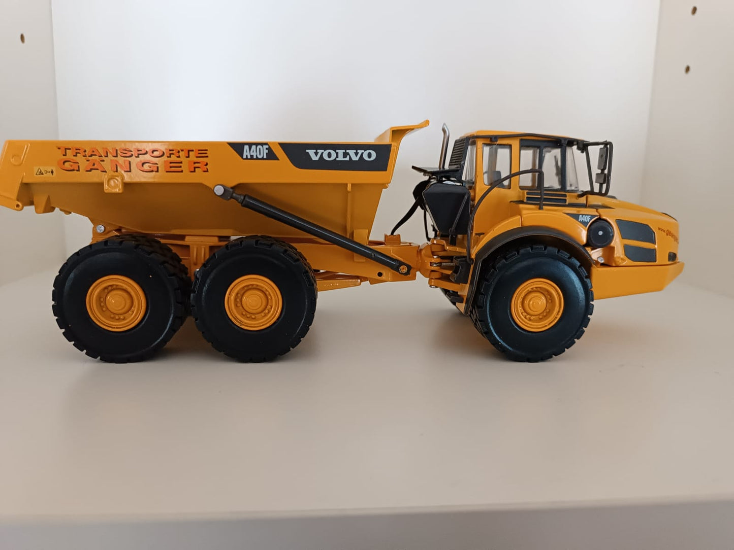 300020 Volvo D 40 F Dumper GÄNGER