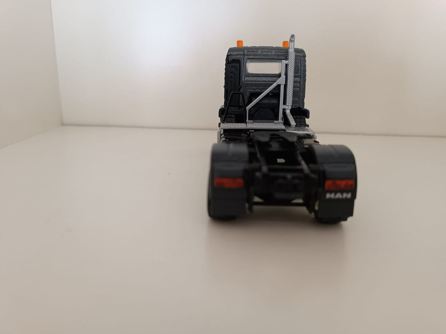 77008-01 MAN TGS M Agrar TRUCK