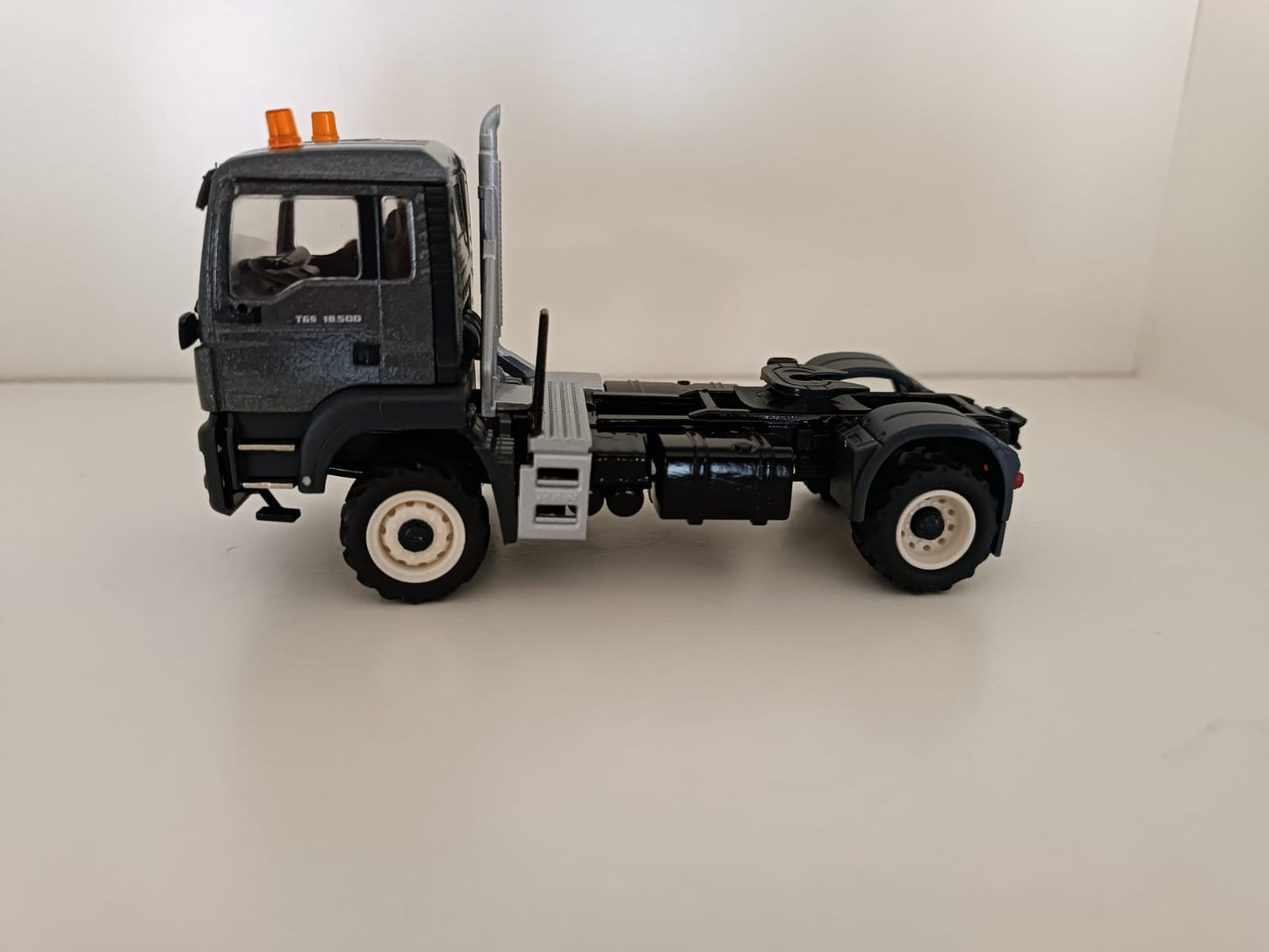 77008-01 MAN TGS M Agrar TRUCK